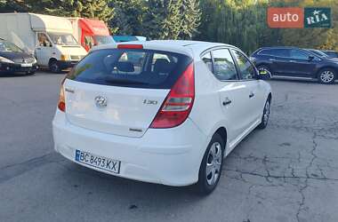Хэтчбек Hyundai i30 2011 в 