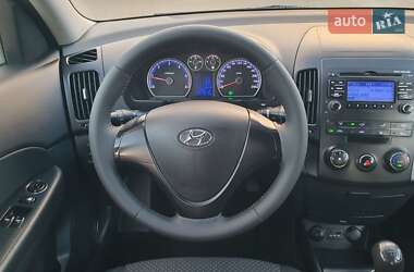 Хэтчбек Hyundai i30 2011 в 