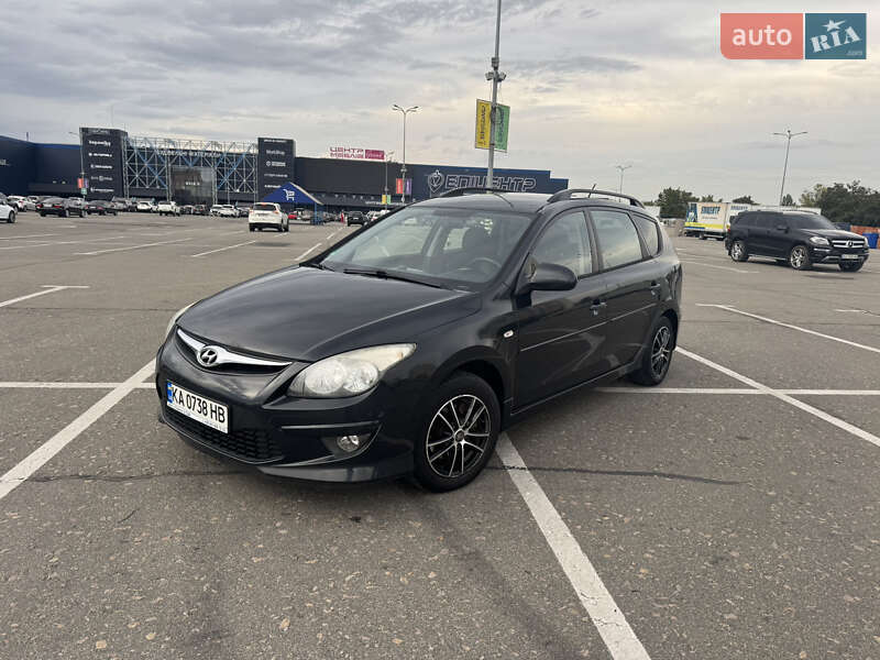 Универсал Hyundai i30 2010 в 
