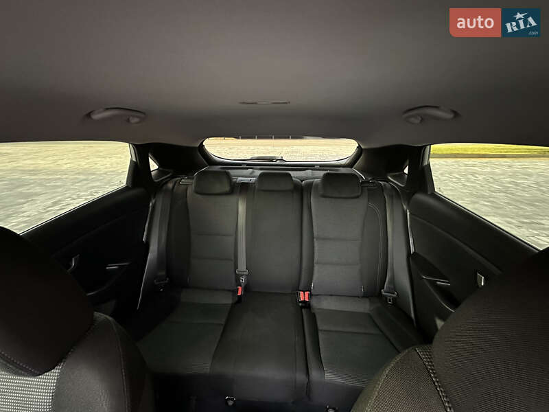 Хэтчбек Hyundai i30 2012 в Макарове