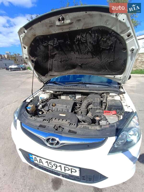 Хэтчбек Hyundai i30 2011 в Киеве