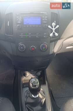 Хэтчбек Hyundai i30 2010 в 
