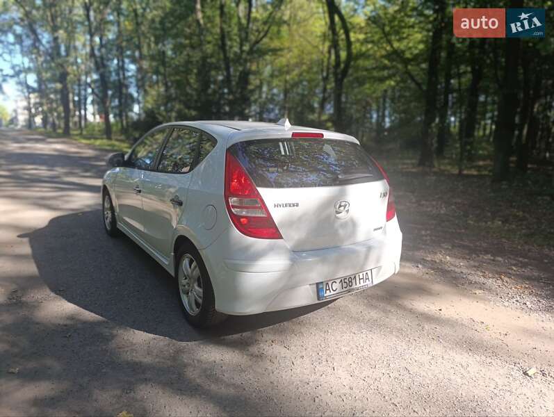 Хетчбек Hyundai i30 2010 в Луцьку