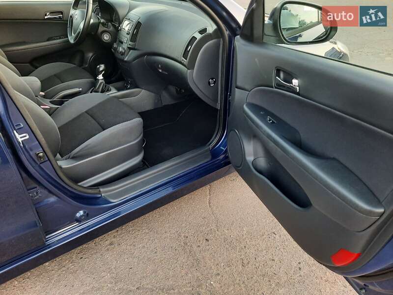 Универсал Hyundai i30 2011 в Полтаве