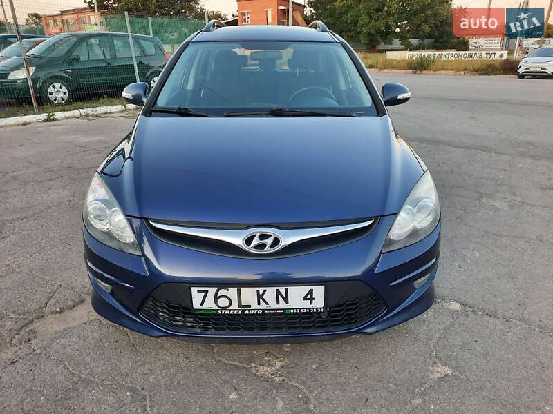 Универсал Hyundai i30 2011 в Полтаве