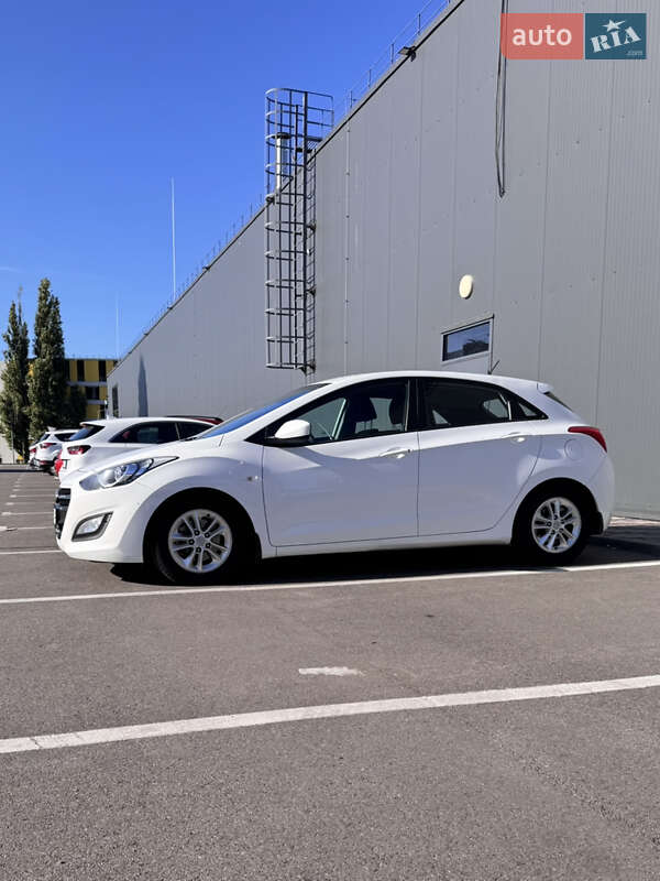 Хэтчбек Hyundai i30 2016 в Киеве