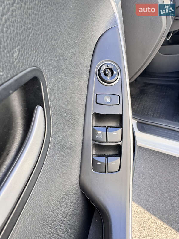 Хэтчбек Hyundai i30 2016 в Киеве