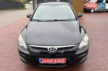 Хэтчбек Hyundai i30 2010 в 