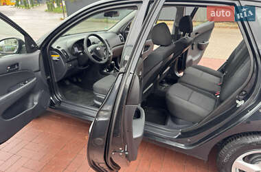 Хэтчбек Hyundai i30 2010 в 
