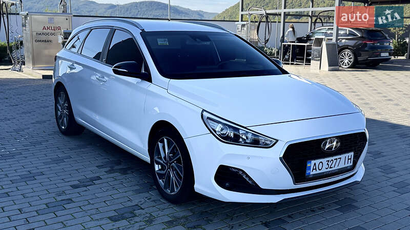 Универсал Hyundai i30 2018 в Хусте