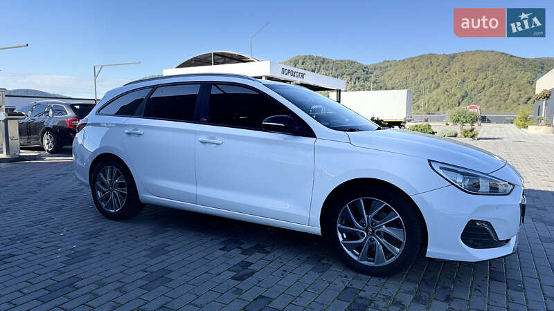 Универсал Hyundai i30 2018 в Хусте