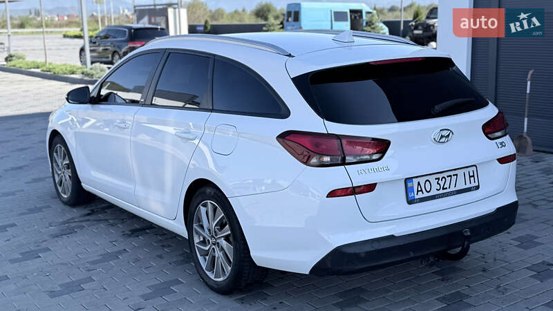 Универсал Hyundai i30 2018 в Хусте