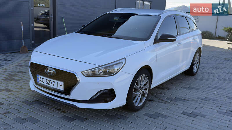 Универсал Hyundai i30 2018 в Хусте