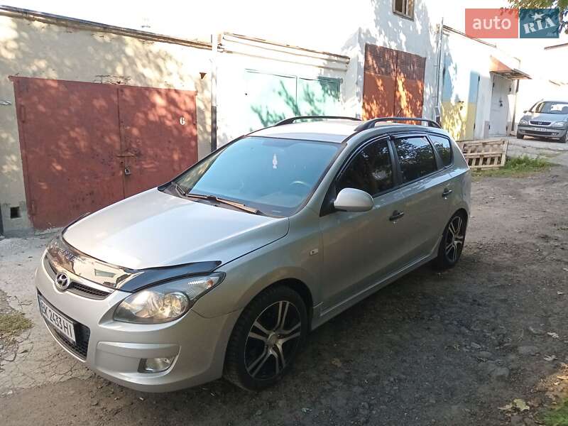 Универсал Hyundai i30 2010 в Ровно