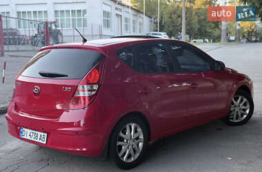 Хэтчбек Hyundai i30 2009 в 