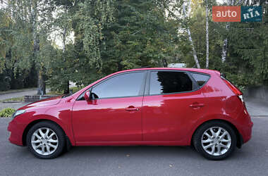 Хэтчбек Hyundai i30 2009 в 