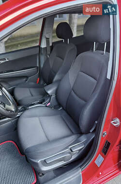 Хэтчбек Hyundai i30 2009 в 