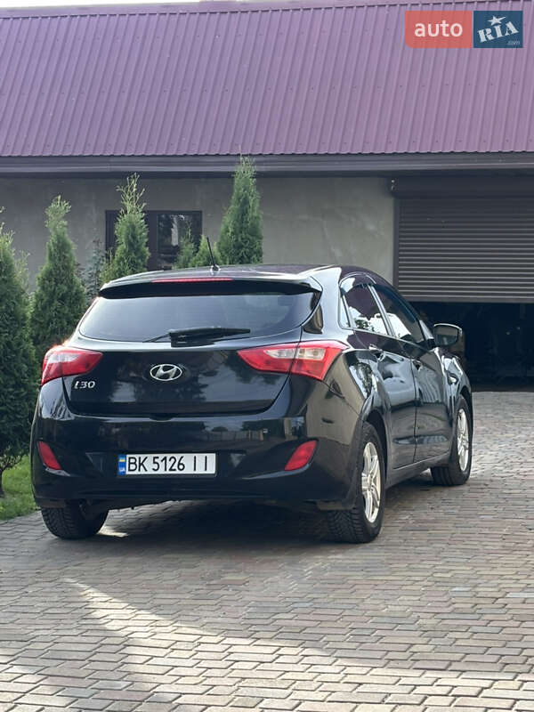 Хэтчбек Hyundai i30 2013 в Сарнах