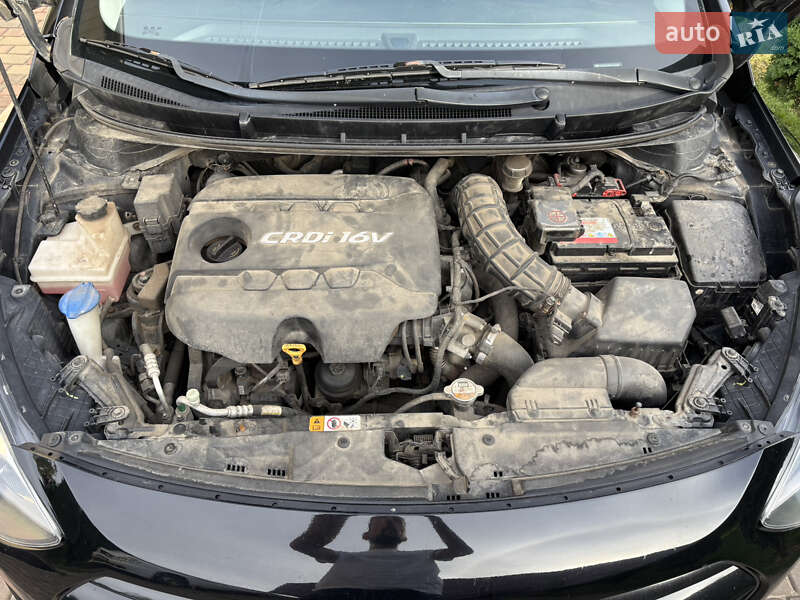 Хэтчбек Hyundai i30 2013 в Сарнах