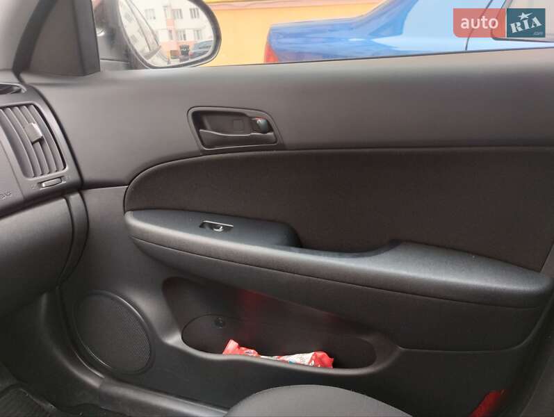 Універсал Hyundai i30 2010 в Жовкві фото 14 Універсал Hyundai i30 2010 в Жовкві