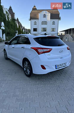 Хэтчбек Hyundai i30 2015 в 