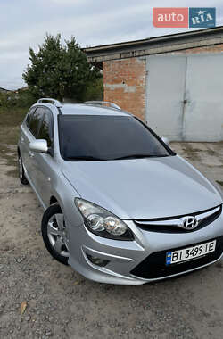 Универсал Hyundai i30 2010 в Лубнах
