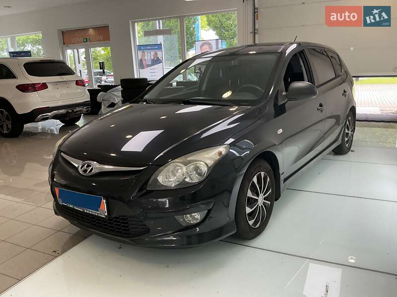 Универсал Hyundai i30 2010 в 