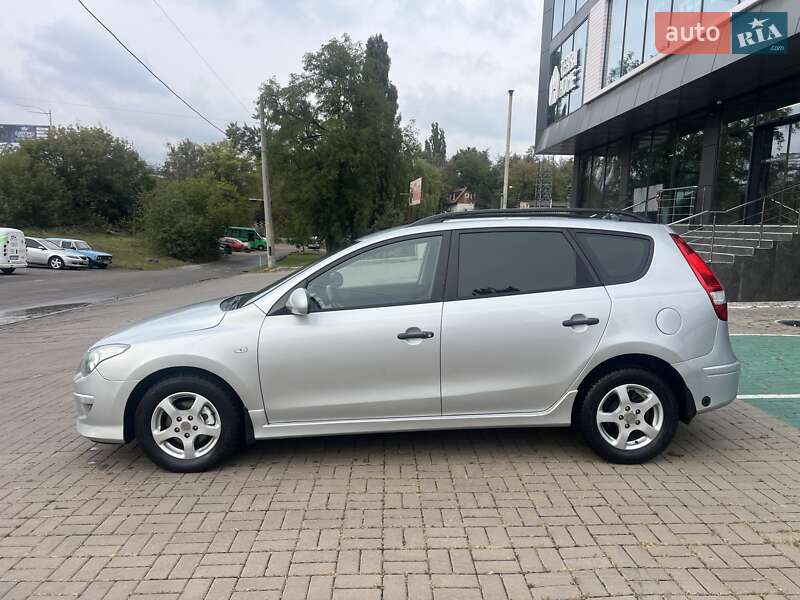 Универсал Hyundai i30 2011 в Киеве