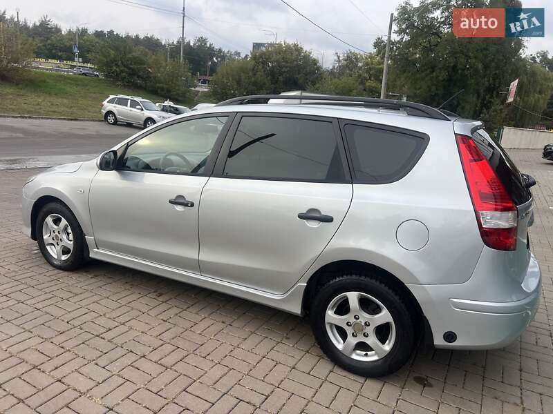 Универсал Hyundai i30 2011 в Киеве