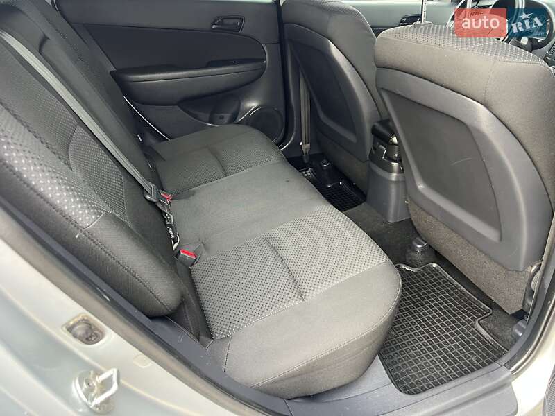 Универсал Hyundai i30 2011 в Киеве