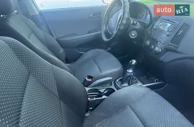 Хэтчбек Hyundai i30 2011 в 