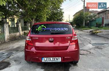 Хэтчбек Hyundai i30 2011 в 