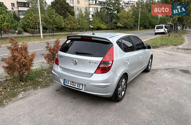 Хэтчбек Hyundai i30 2008 в 