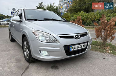 Хэтчбек Hyundai i30 2008 в 