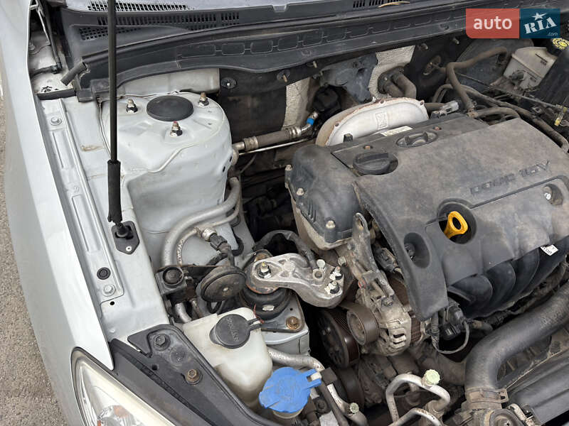 Хэтчбек Hyundai i30 2008 в Киеве