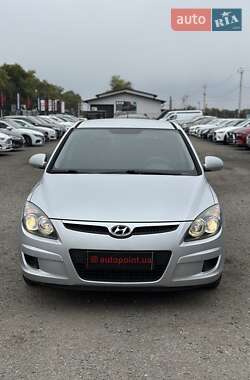 Хэтчбек Hyundai i30 2009 в Белогородке