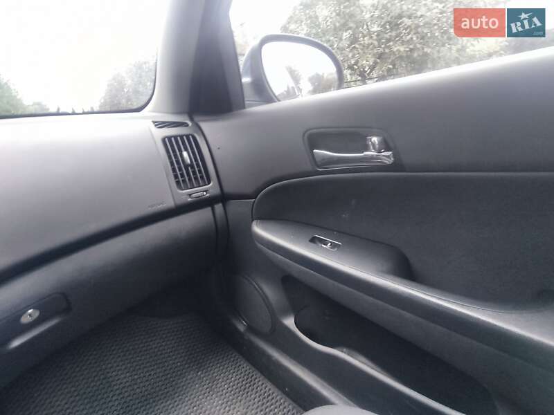 Універсал Hyundai i30 2010 в Рівному