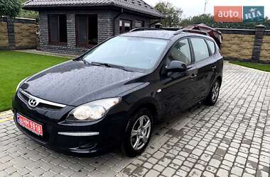 Универсал Hyundai i30 2010 в Луцке