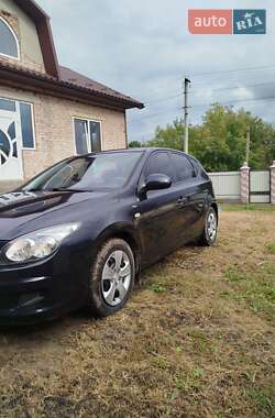 Хетчбек Hyundai i30 2009 в 