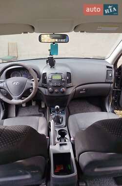 Хетчбек Hyundai i30 2009 в 