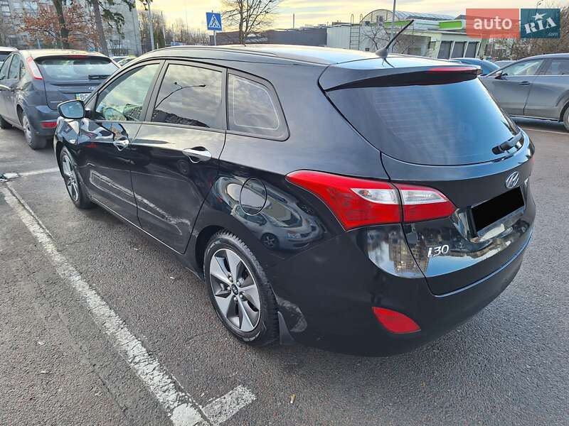 Универсал Hyundai i30 2013 в Стрые