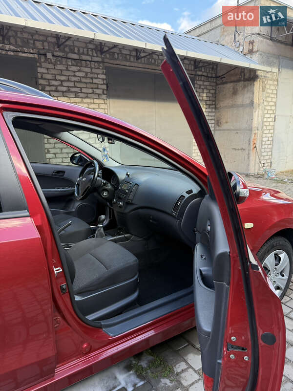 Универсал Hyundai i30 2011 в Кривом Роге