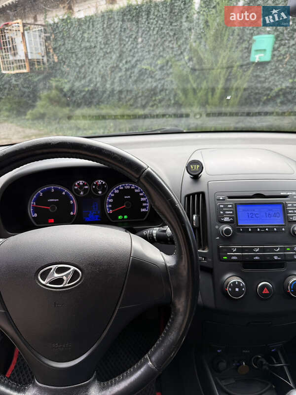 Универсал Hyundai i30 2011 в Кривом Роге