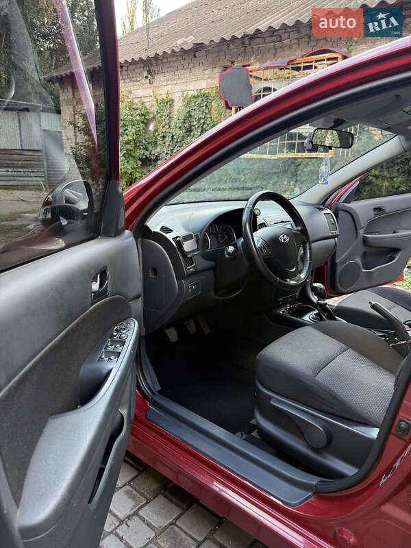 Универсал Hyundai i30 2011 в Кривом Роге