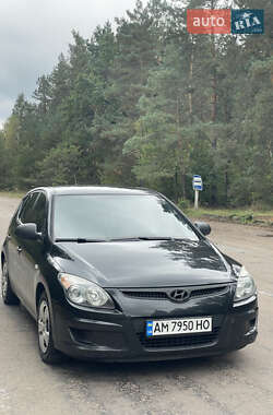 Хэтчбек Hyundai i30 2009 в 