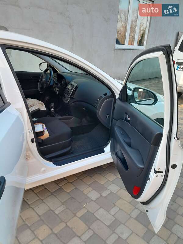 Универсал Hyundai i30 2012 в Киеве