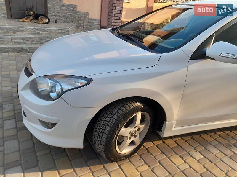 Универсал Hyundai i30 2012 в Киеве