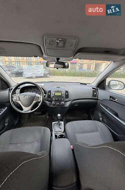 Хетчбек Hyundai i30 2008 в 