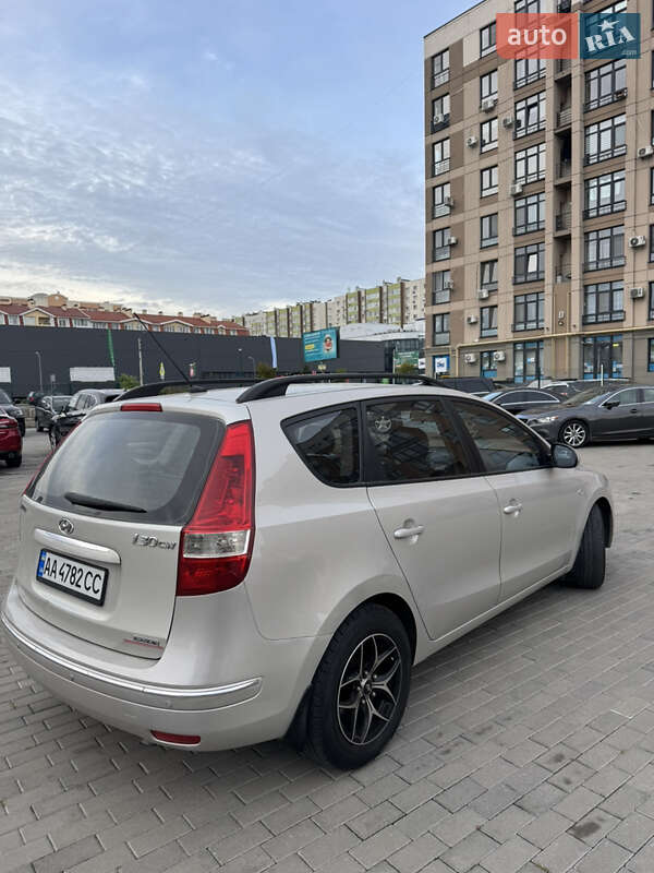 Хэтчбек Hyundai i30 2008 в Киеве