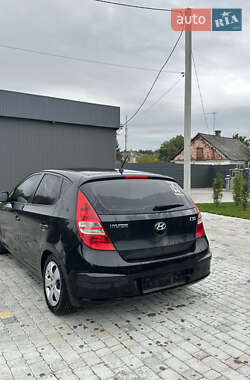 Хэтчбек Hyundai i30 2009 в 